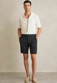Reiss REGULAR FIT - THAMES TEXTURED BUTTON-THROUGH - Hemd - white