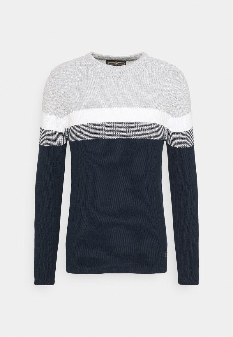 Pull bleu marine avec un motif tricoté texturé, présentant des rayures horizontales en gris clair, blanc et gris foncé. Encolure ronde, manches longues.