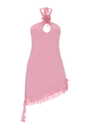 Vaaleanpunainen halterneck-mekko, jossa on avokaitale, kukkakoristelu kauluksessa ja epäsymmetrinen helma, joka on koristeltu röyhelöillä. Valmistettu kevyestä kankaasta.