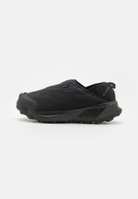 Unselected, core black/grey four