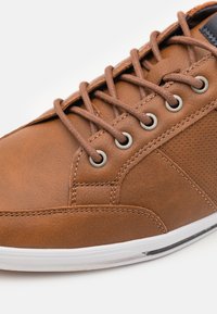 Call it Spring HALISEN - Baskets basses - other brown