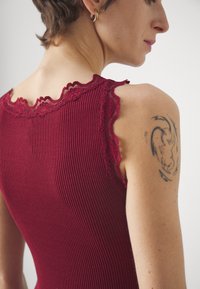 Rosemunde REGULAR VINTAGE - Topper - cabernet