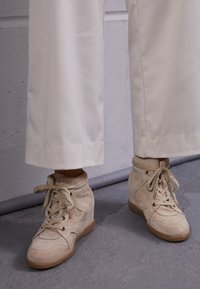 Pavement VIBE 2 - Høye joggesko - beige
