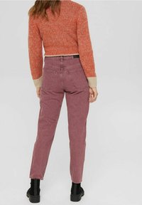 edc by Esprit Slim fit -farkut - berry