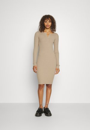 PIECES Tall PCSAFILA LS V-NECK DRESS - Φόρεμα-πουλόβερ - simply taupe