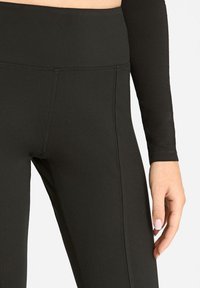 Poupée Marilyn FLARED czarny