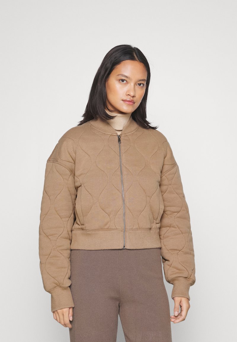 Abercrombie & Fitch QUILTED ONION Bomber Jacket light brown/pink