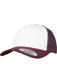 Snapback kapa s bijelom prednjom panelom, bordo vizir i mrežastim stražnjim dijelom. Ima zaobljen oblik i podesivu traku. Teksturirana tkanina.