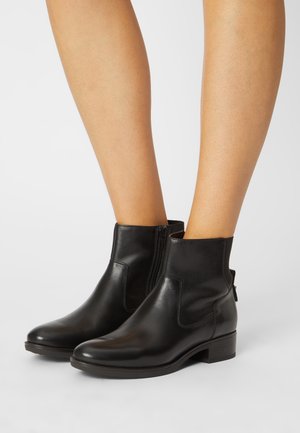 Geox, Lage laarzen - black
