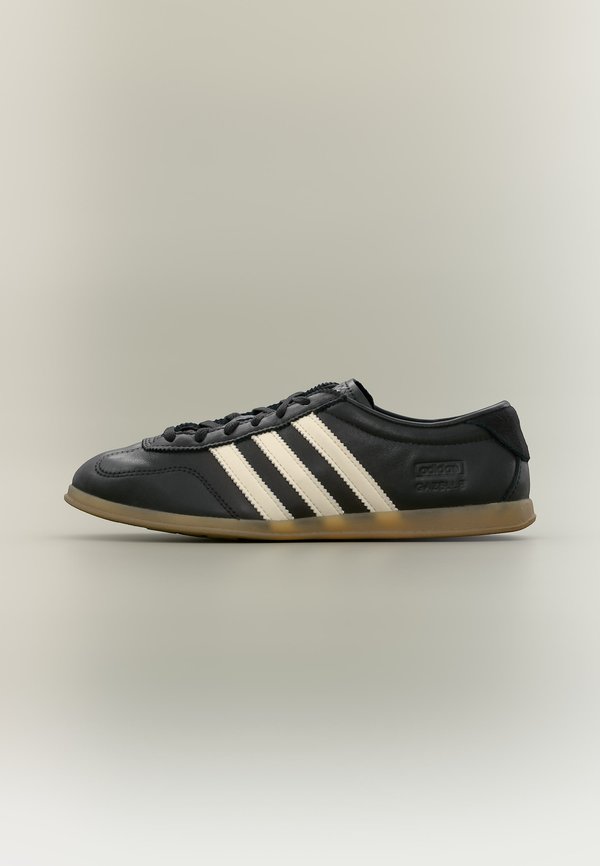 GAZELLE PRO - Sneakers low - core black/chalk white