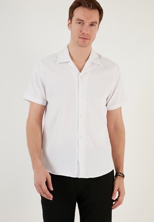 REGULAR FIT - Srajca - white