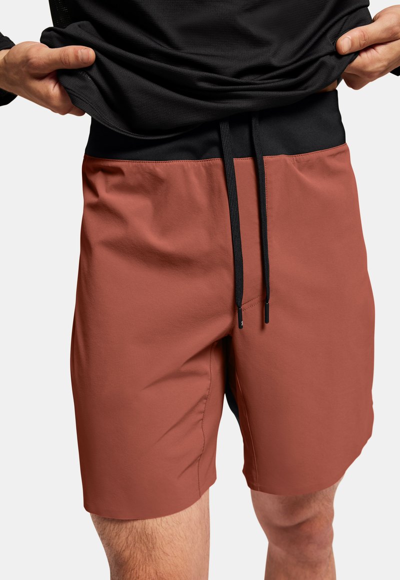 On LIGHTWEIGHT - Spordišortsid - auburn   black