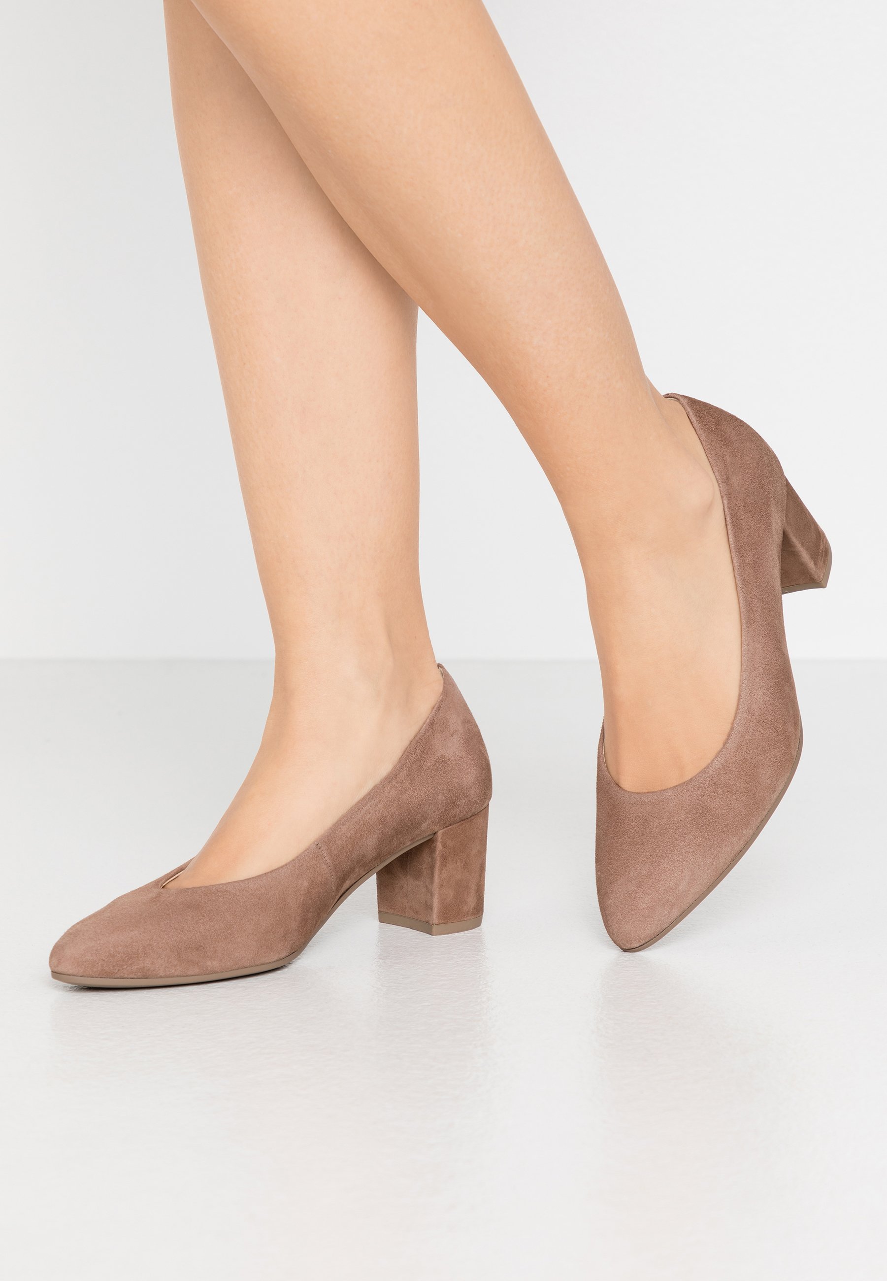 gabor pump taupe