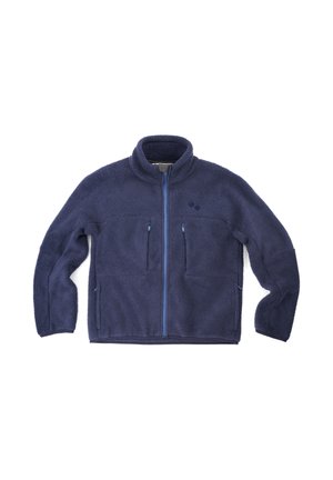 Marineblaue Fleecejacke mit hohem Kragen, zwei vorderen Taschen mit Reißverschluss und durchgehendem Reißverschluss. Sie zeichnet sich durch eine weiche Textur und kontrastierende Reißverschlüsse aus.
