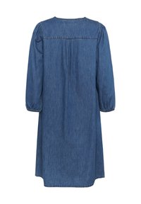 Denim jurk met een relaxte pasvorm, ronde halslijn en driekwart pofmouwen. Kleur is medium blauw met stiksel details langs de naden.