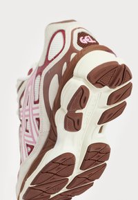 ASICS SportStyle GEL NYC UNISEX - Sapatilhas - cream/sweet pink