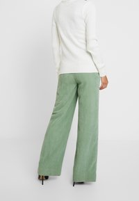 Anna Field Stickad tröja - off-white