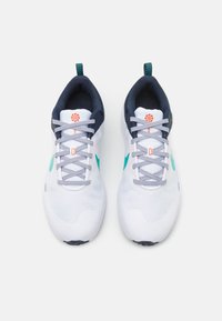 Nike Performance DOWNSHIFTER 12 - Zapatillas running asfalto - white/clear jade/obsidian/picante red/university gold