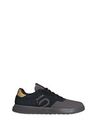 Czarne i szare sneakersy z zamszową i tekstylną cholewką, z teksturowanym wykończeniem, gumową podeszwą i małym złotym akcentem na pięcie.