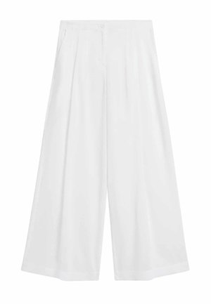 Białe spodnie typu culotte o szerokich nogawkach, z przednimi plisami, bocznymi kieszeniami, zapięciem na guziki i zamek oraz wysokim stanem.