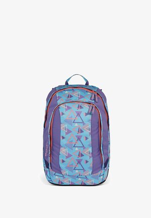 Sac à dos bleu et violet avec motif géométrique triangulaire, plusieurs compartiments zippés et une poignée de transport supérieure.