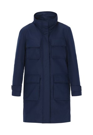 Geacă exterioară bleumarin din material, cu guler înalt, patru buzunare frontale și mâneci cu manșete. Design cu lungime până la jumătatea coapsei.