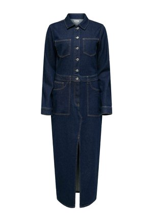 Robe en denim bleu foncé à manches longues, avec des boutons sur le devant, des poches poitrine, des poches à la taille et une fente frontale sous les genoux.