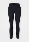 ONE 7/8 WRAP - Leggingek - black/cool grey