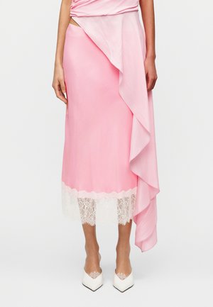 - Spódnica trapezowa