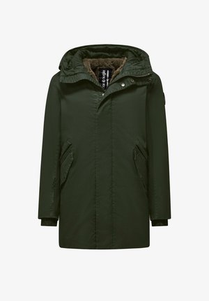 Parka di colore verde scuro con cappuccio foderato in pelliccia, chiusura con zip, due tasche laterali e polsini a coste. Materiale liscio con dettagli di cucitura minimali.