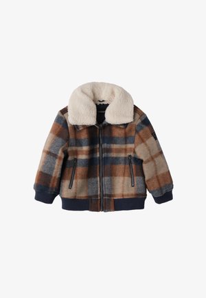 Chaqueta de cuadros forrada con forro polar en marrón, beige y azul marino. Presenta un cuello de sherpa, bolsillos con cremallera y puños y dobladillo acanalados.