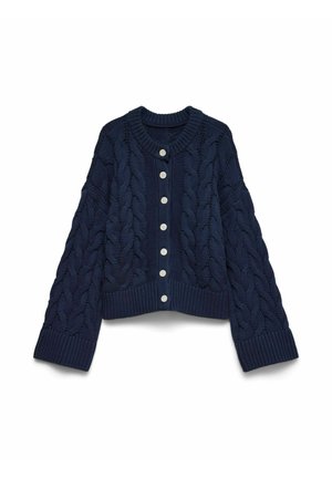 Cardigan en maille torsadée bleu marine avec manches longues, poignets et ourlet côtelés, encolure ronde, et une rangée de boutons blancs sur le devant.