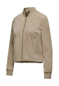 Giubbotto bomber beige realizzato in morbido materiale, dotato di zip frontale, polsini a coste e tasca laterale per un design elegante e minimalista.