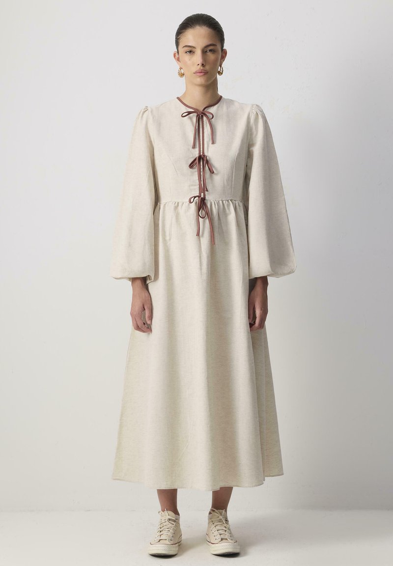 Touché Privé BALLON SLEEVE BOW - Maxi dress - stone