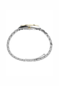 Zijaanzicht van een metalen polshorloge met een tweekleurige lunette en een zilverkleurige schakelarmband.