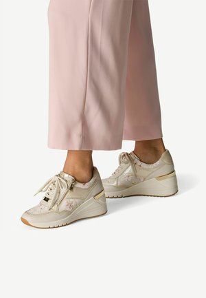 Baskets basses - cream comb