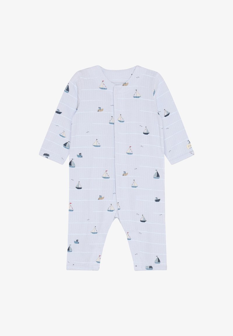 Pelele blanco para bebé con mangas largas, con patrones de veleros en azul, beige y negro, y cierre de broches frontales.