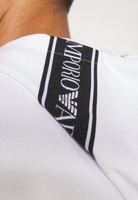 EA7 Emporio Armani Felpa - bianco