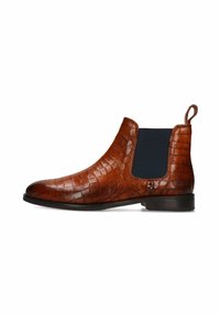 Bottes Chelsea en cuir marron à motif crocodile, dotées de panneaux élastiques sur les côtés et d'une languette, avec un bout arrondi et un petit talon.