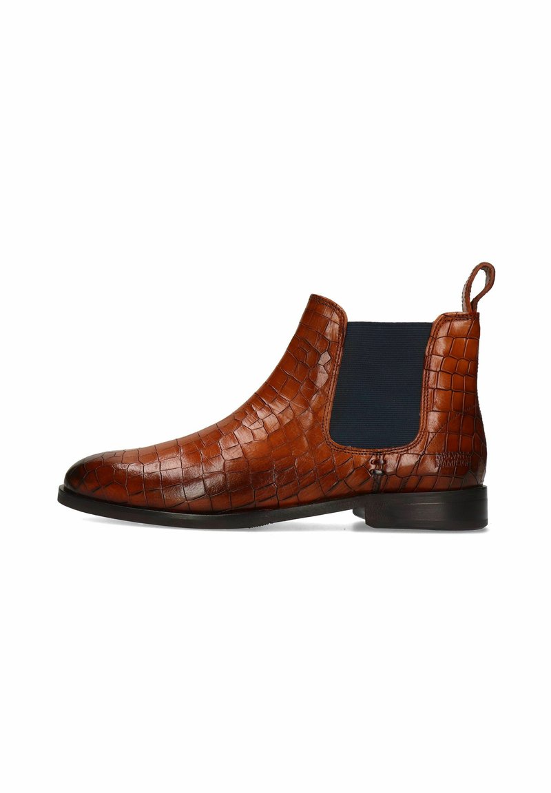 Bottes Chelsea en cuir marron à motif crocodile, dotées de panneaux élastiques sur les côtés et d'une languette, avec un bout arrondi et un petit talon.