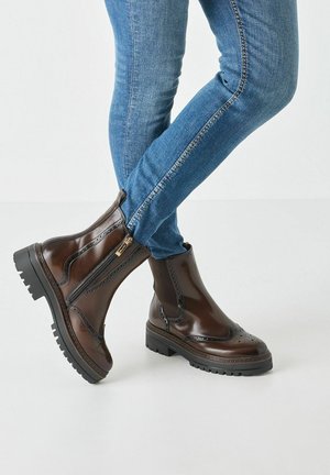 Tamaris CHELSEA - Bottines à plateau - brown