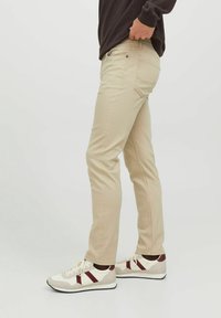 Jack & Jones JPSTGLENN ORIGINAL AKM - Jeans slim fit - crockery