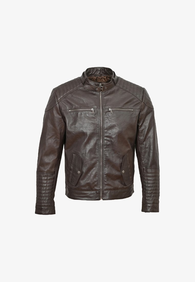 Brązowa skórzana kurtka z wysokim kołnierzem, pikowanymi akcentami na ramionach, kieszeniami na piersi i po bokach oraz gładką fakturą. Zamek błyskawiczny.