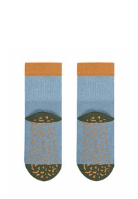 Chaussettes bleu clair avec des bords côtes orange, talon et pointe verts, et motifs de grip texturés en orange sur la semelle.