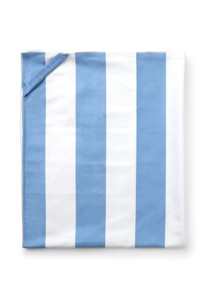 Coperta in tessuto a righe blu e bianche, caratterizzata da ampie strisce alternate, texture liscia e angolo piegato, rifinita con una cucitura ordinata.