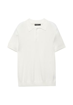 Hvid kortærmet polo-shirt med spidst krave og fire knapper på en ensfarvet baggrund.