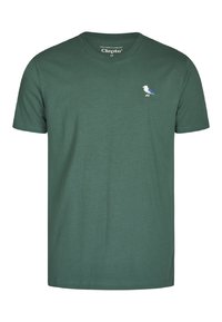 Grünes Baumwoll-T-Shirt mit Rundhalsausschnitt, mit einem kleinen weißen und blauen gestickten Vogeldesign auf der linken Brustseite. Klassische Passform.