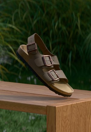 Pier One UNISEX - Sandalen - light brown
