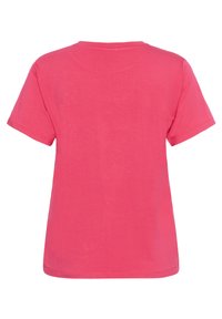 T-shirt à manches courtes en coton rose vif, col ras du cou, coupe décontractée, texture lisse et ourlet propre sans graphiques ni embellissements visibles.