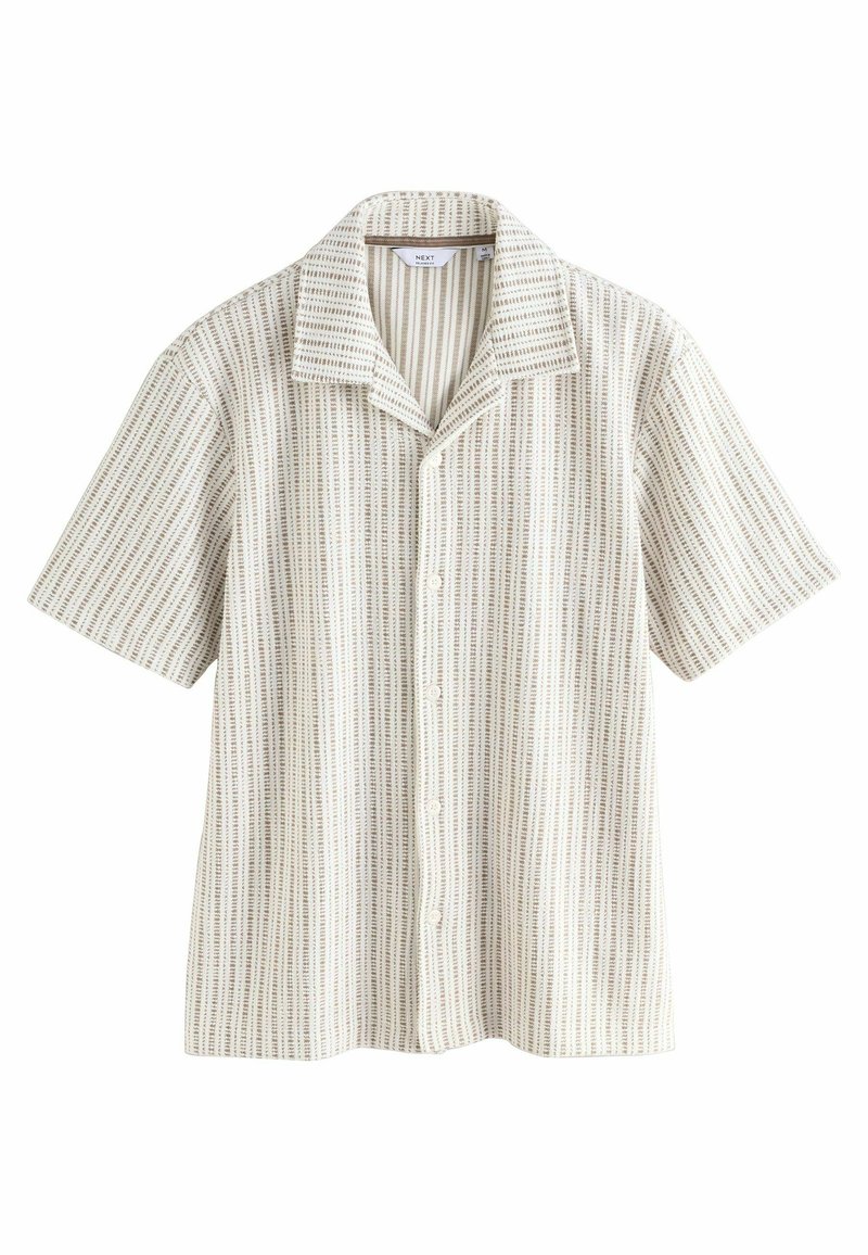 Chemise à manches courtes en beige clair avec des rayures verticales. Il possède un col décontracté, une fermeture à boutons et un tissu texturé en tissé.